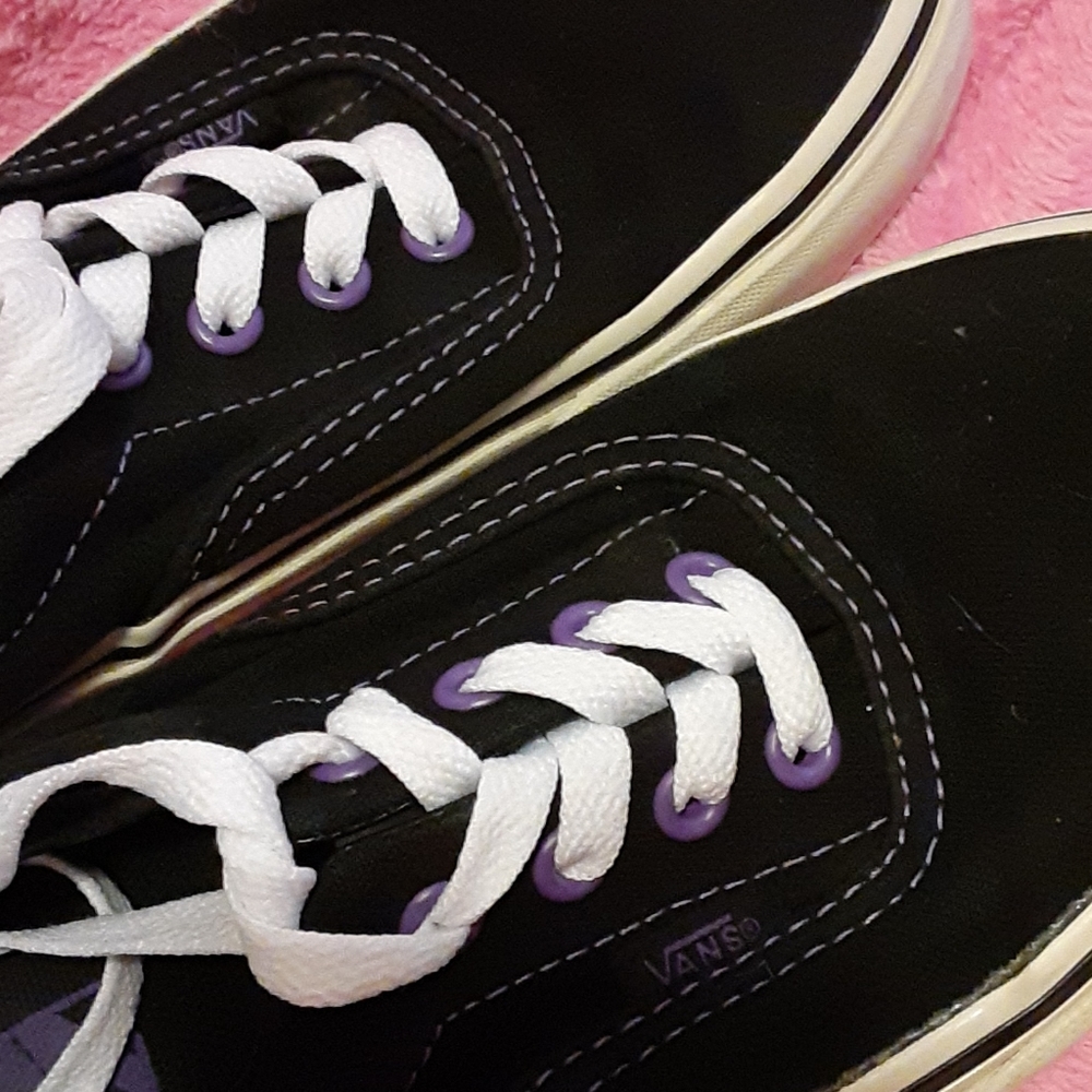 Blk w/ purple eyelets lace up 6 mens. add on $15